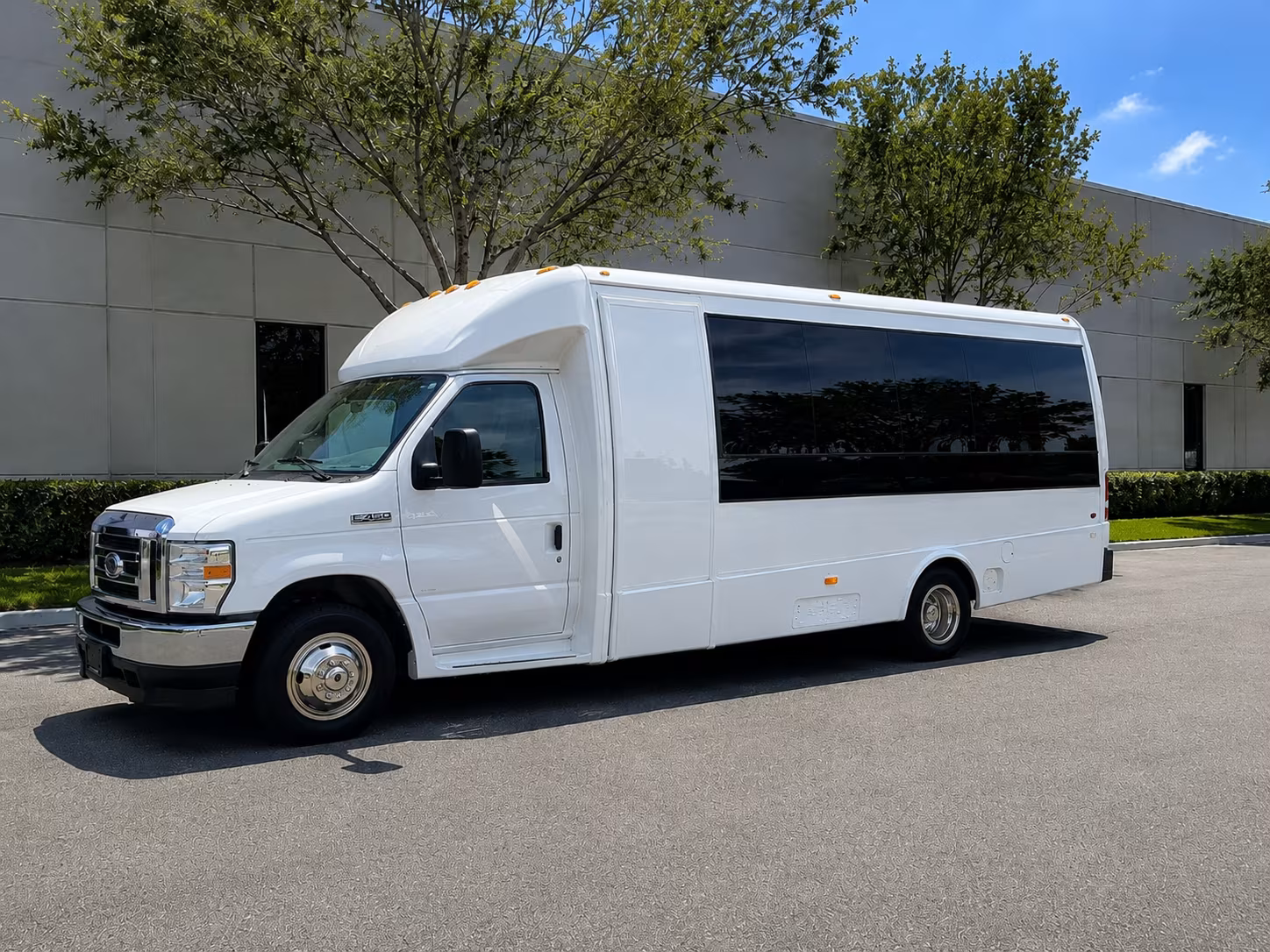 conwaycharterbuscompany com puts the whole bridal party on the same page and the same bus