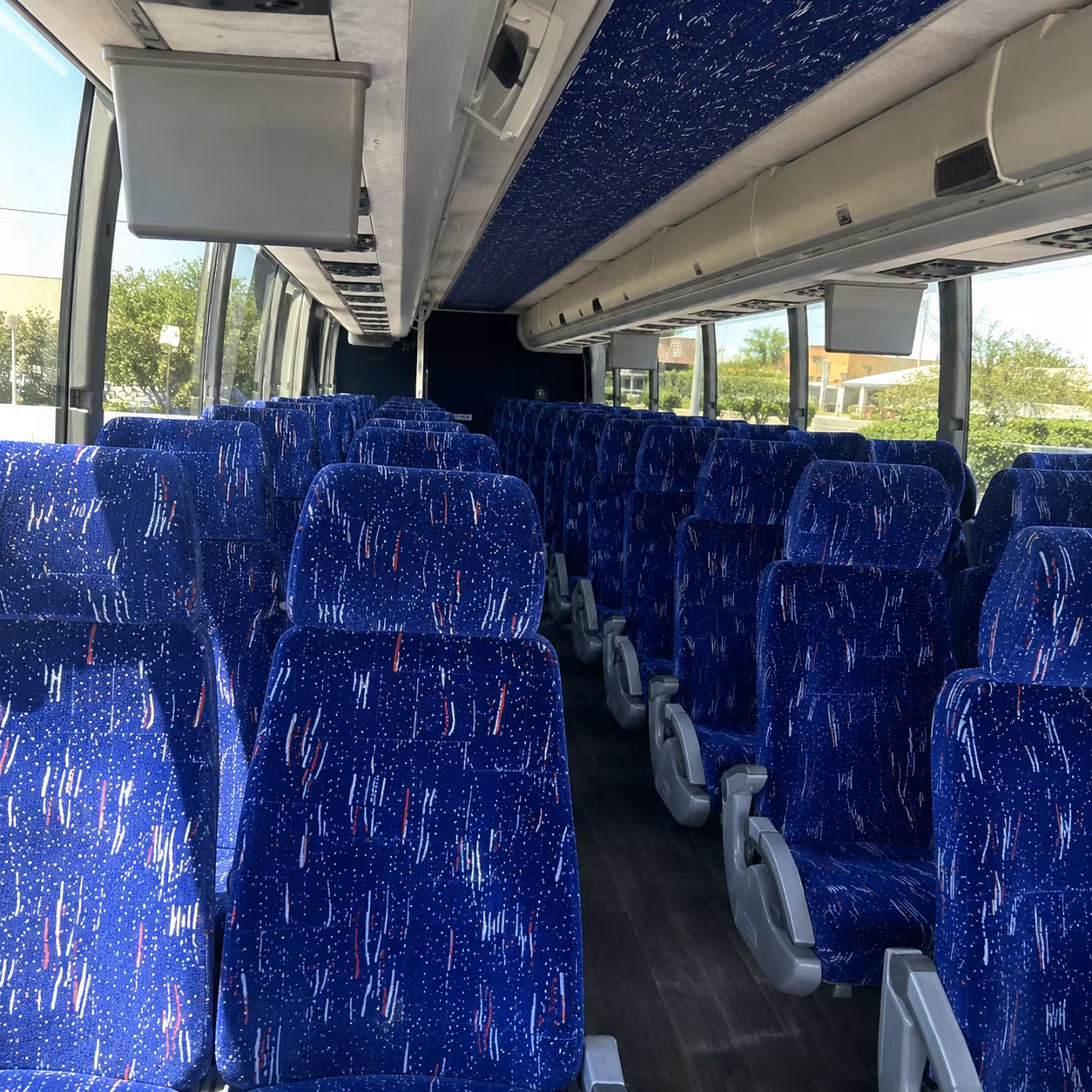corporate airport shuttles to bill and hillary clinton national airport