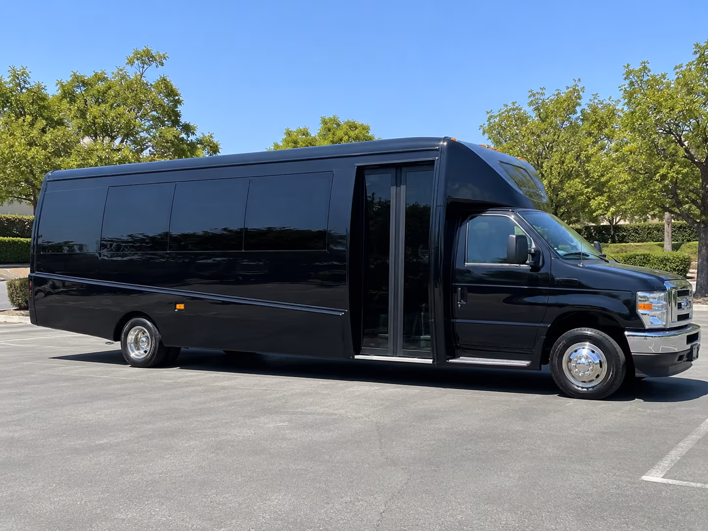 memphis comfortable charter bus rentals for memphis weddings